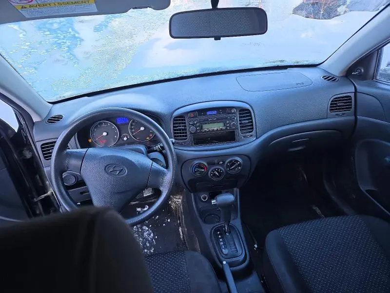 2011 HYUNDAI ACCENT SE  