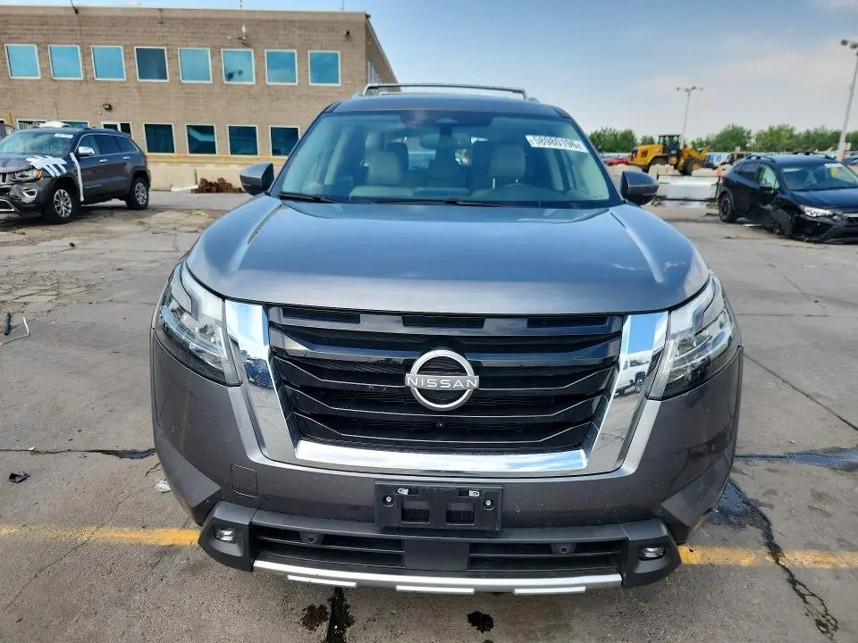 2022 NISSAN PATHFINDER SL  