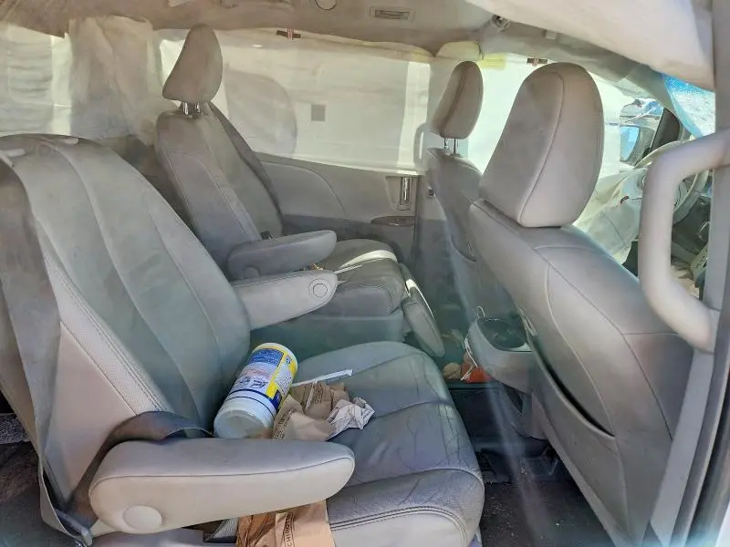 2013 TOYOTA SIENNA XLE 7-PASSENGER  