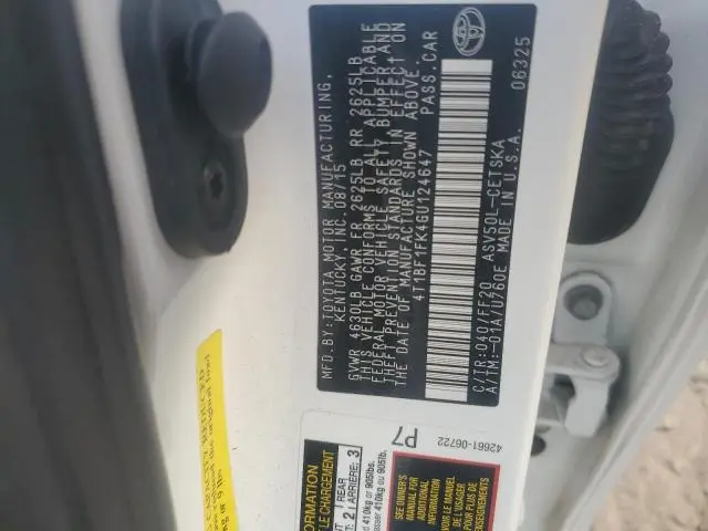 2016 TOYOTA CAMRY LE  