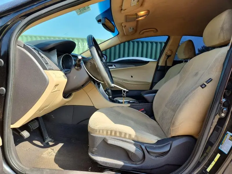 2011 HYUNDAI SONATA GLS  
