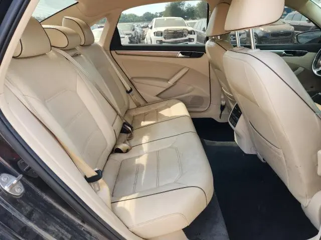 2018 VOLKSWAGEN PASSAT SE