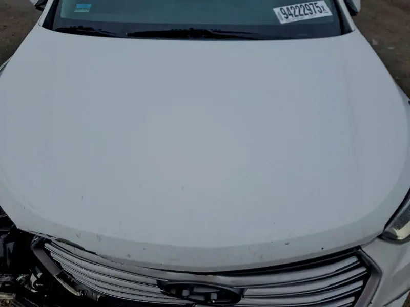 2017 HYUNDAI SANTA FE SE  