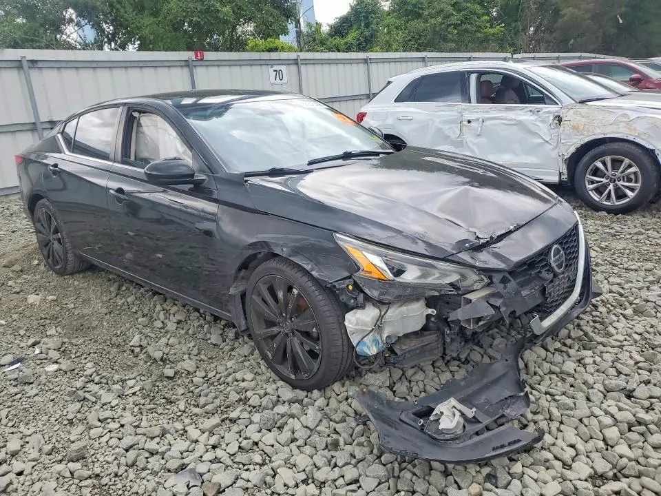 2019 NISSAN ALTIMA SR  