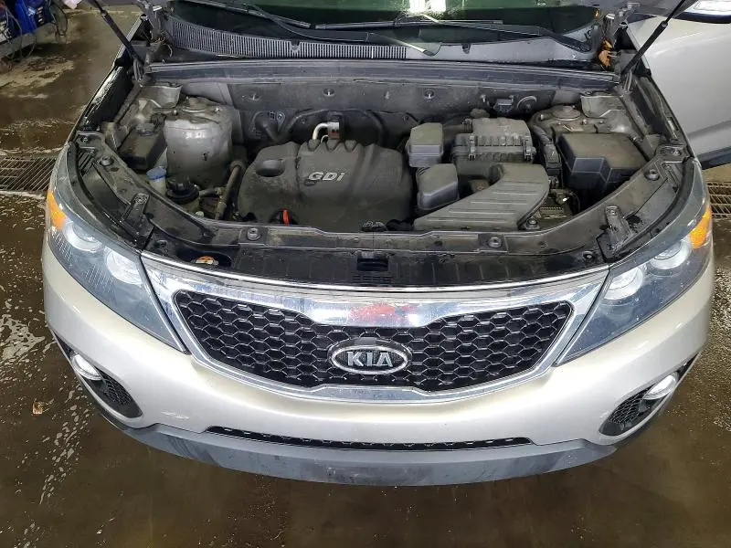 2013 KIA SORENTO LX  