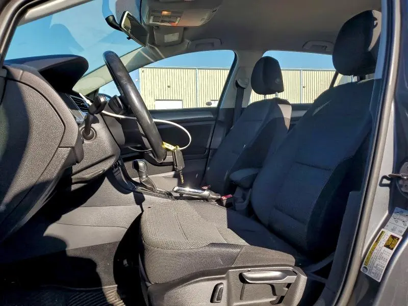 2016 VOLKSWAGEN GOLF S/SE  