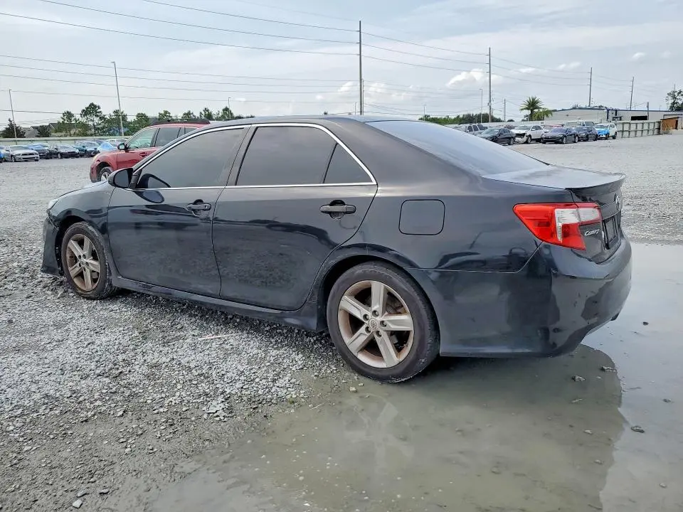 2012 TOYOTA CAMRY SE  
