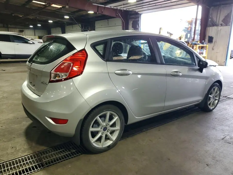 2015 FORD FIESTA SE  