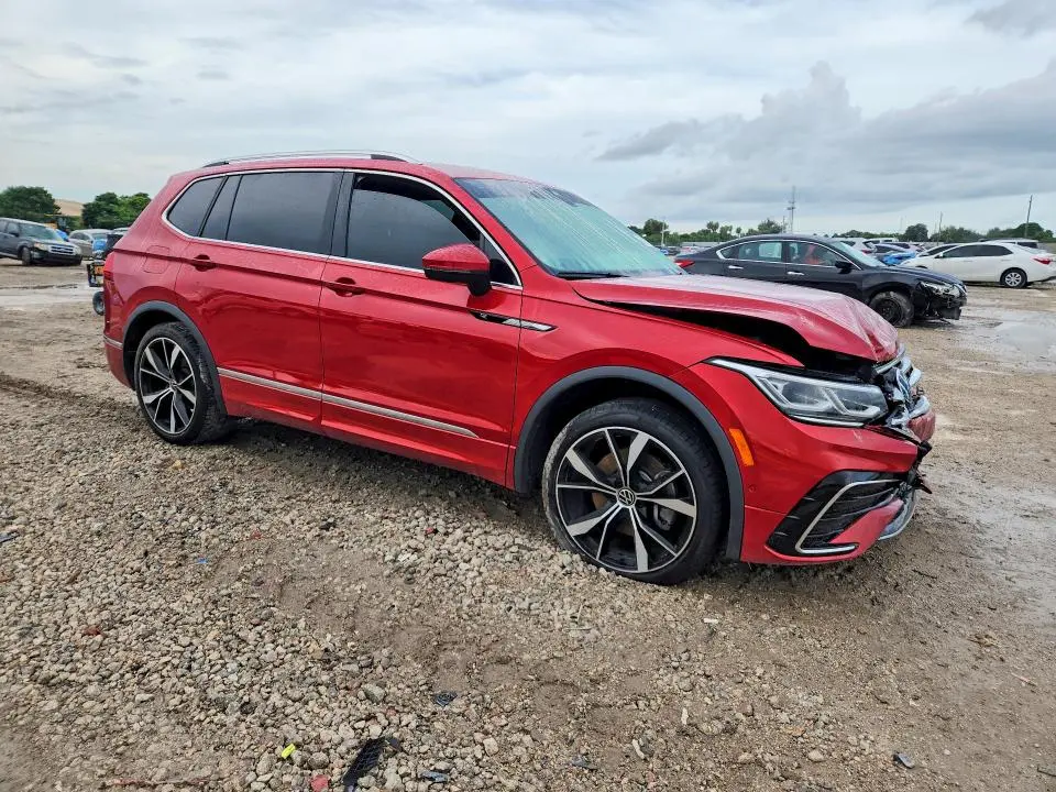 2024 VOLKSWAGEN TIGUAN SEL R-LINE BLACK  