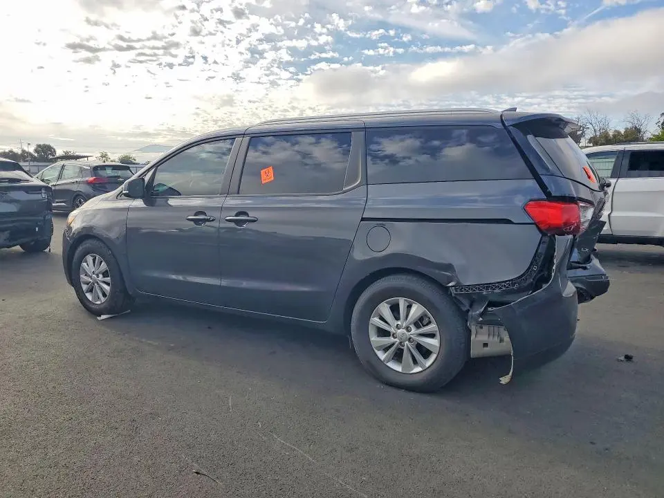 2018 KIA SEDONA LX  