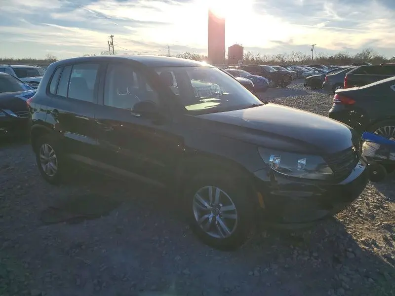 2013 VOLKSWAGEN TIGUAN S  