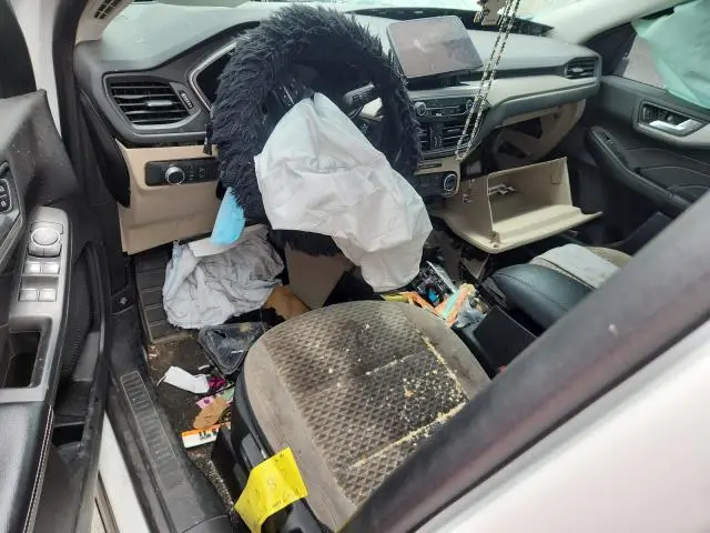 2021 FORD ESCAPE SE  