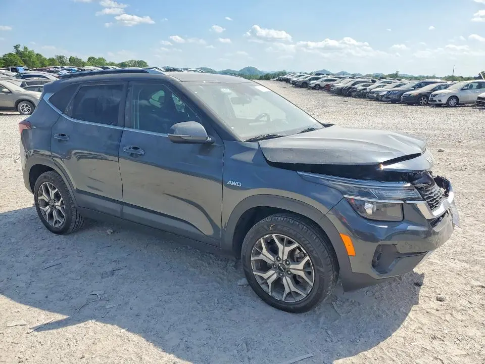 2022 KIA SELTOS EX  