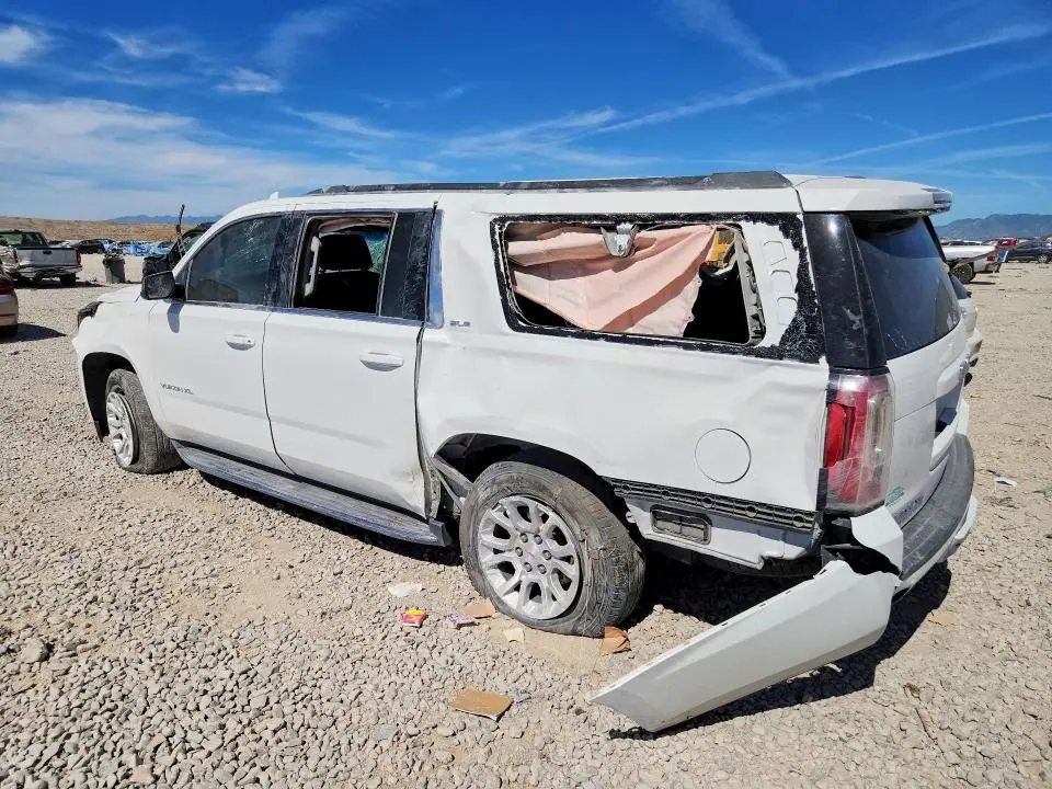 2017 GMC YUKON XL K1500 SLE  