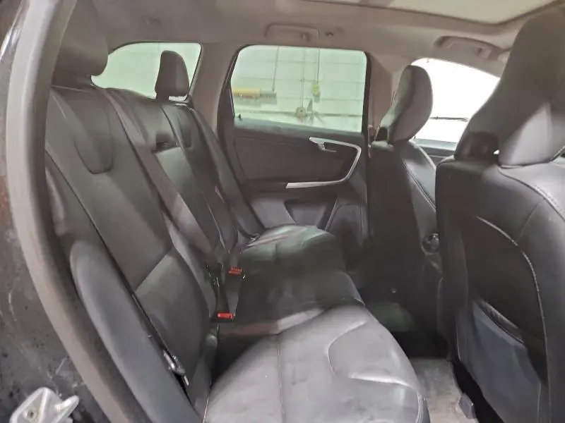 2015 VOLVO XC60 T5 PLATINUM  