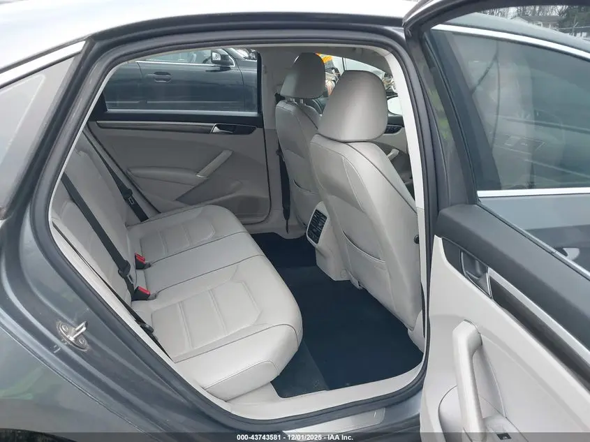 2018 VOLKSWAGEN PASSAT 2.0T SE