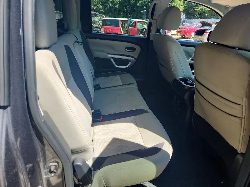 2021 NISSAN TITAN SV  