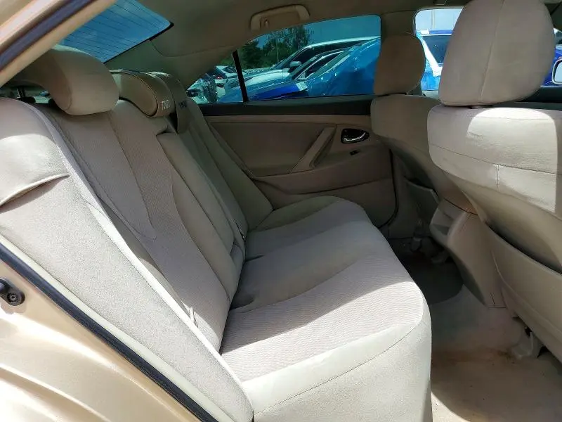 2010 TOYOTA CAMRY LE  