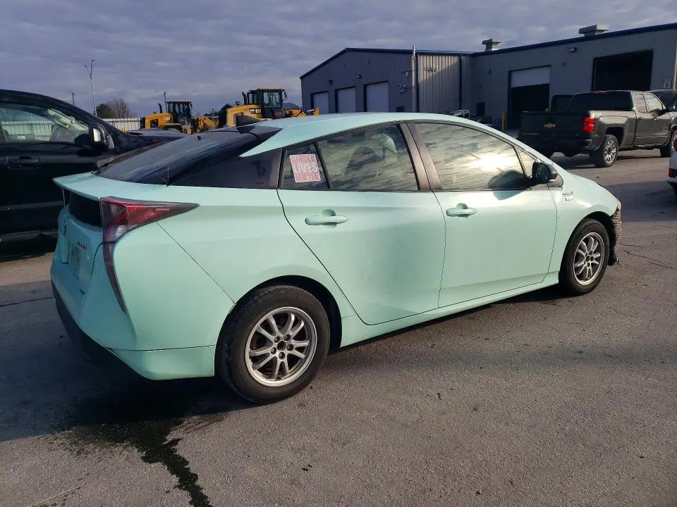 2016 TOYOTA PRIUS   