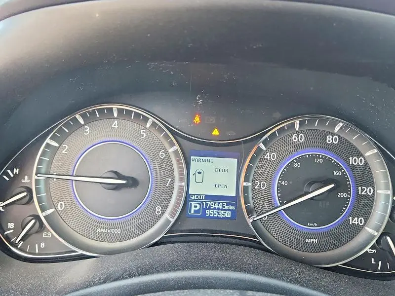 2019 INFINITI QX80 LUXE  