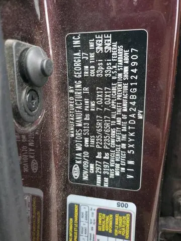 2011 KIA SORENTO BASE  