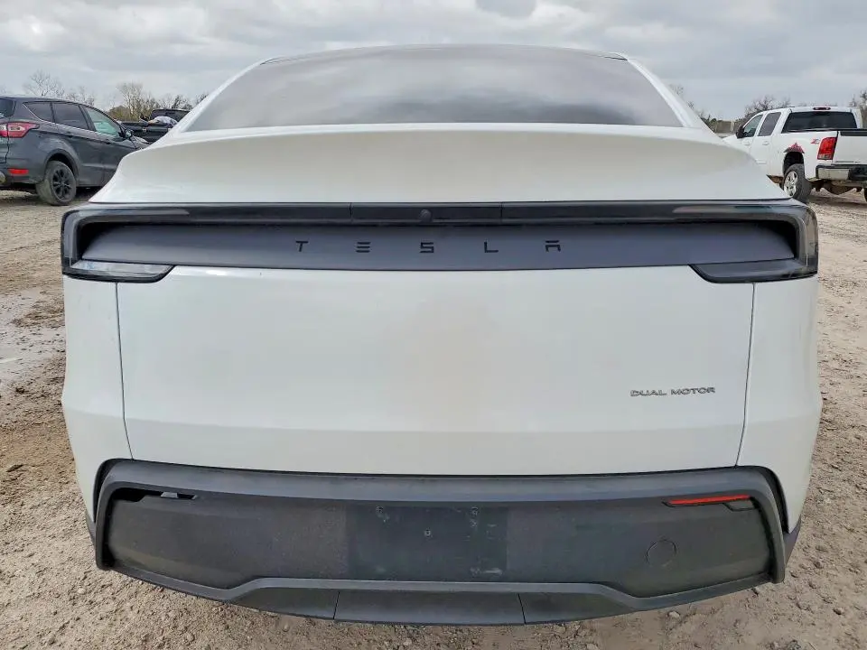 2026 TESLA MODEL Y   