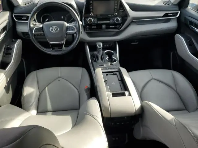 2020 TOYOTA HIGHLANDER XLE  