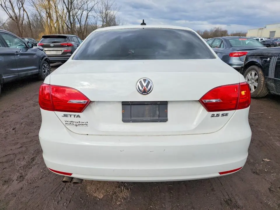 2013 VOLKSWAGEN JETTA SE  
