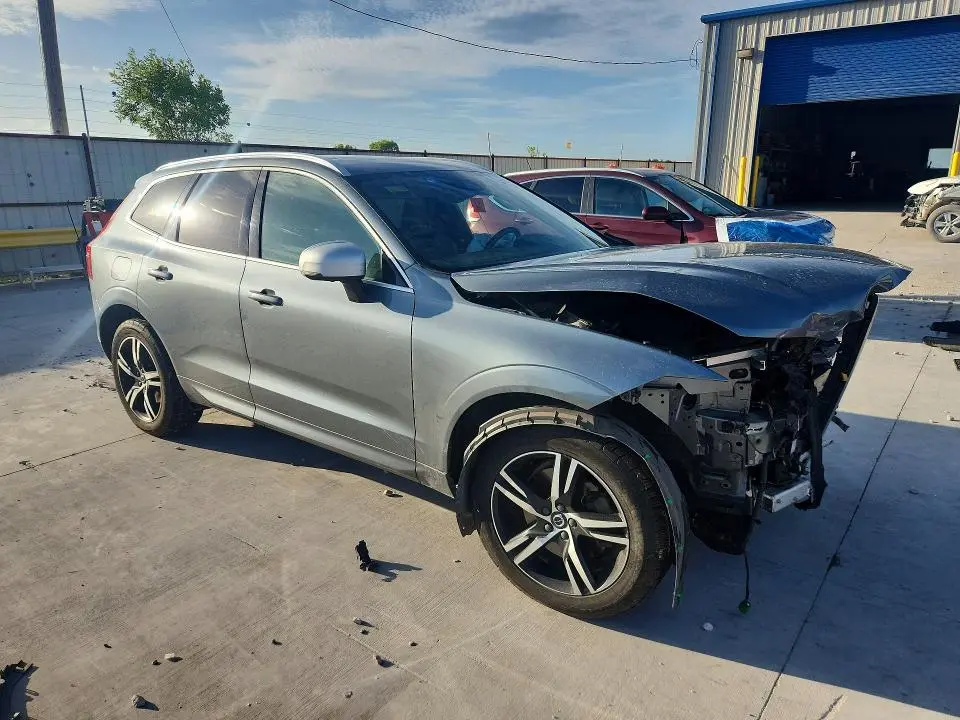 2018 VOLVO XC60 T6 R-DESIGN  