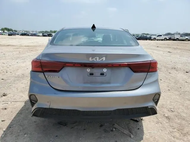 2023 KIA FORTE LX  