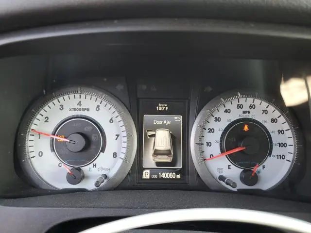 2016 TOYOTA SIENNA SE  