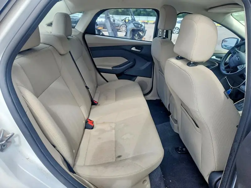 2017 FORD FOCUS SE  