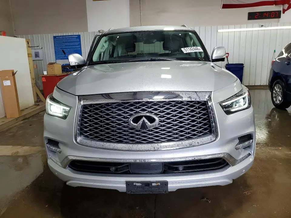 2022 INFINITI QX80 LUXE  