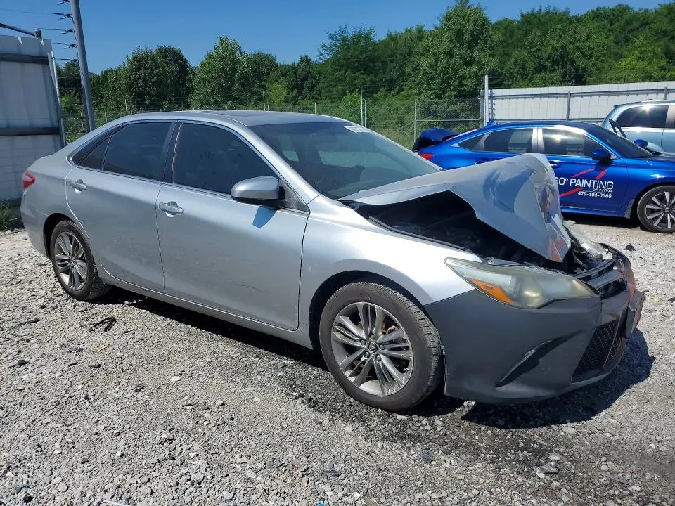 2016 TOYOTA CAMRY SE  
