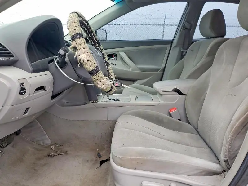 2010 TOYOTA CAMRY LE  