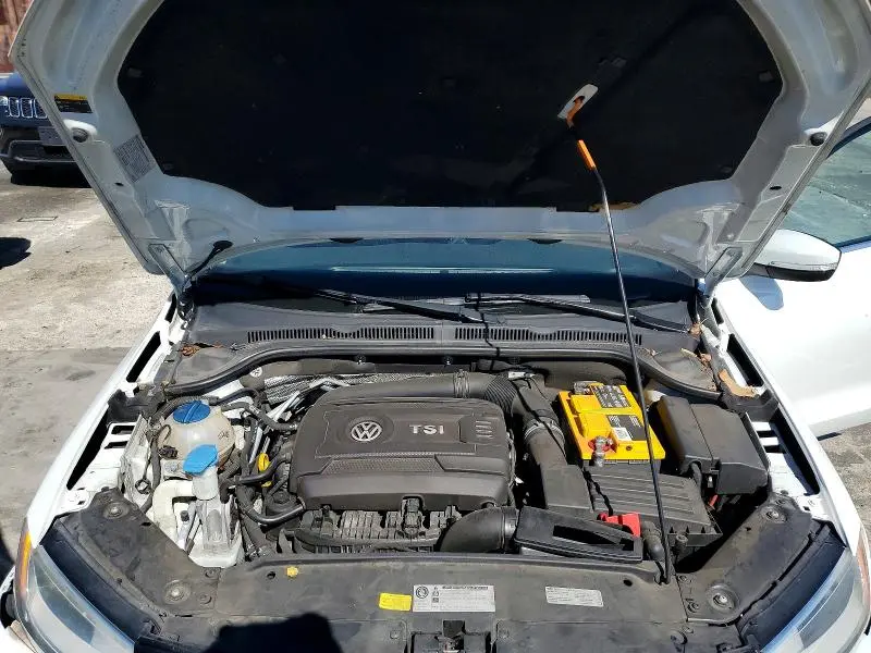 2014 VOLKSWAGEN JETTA SE  