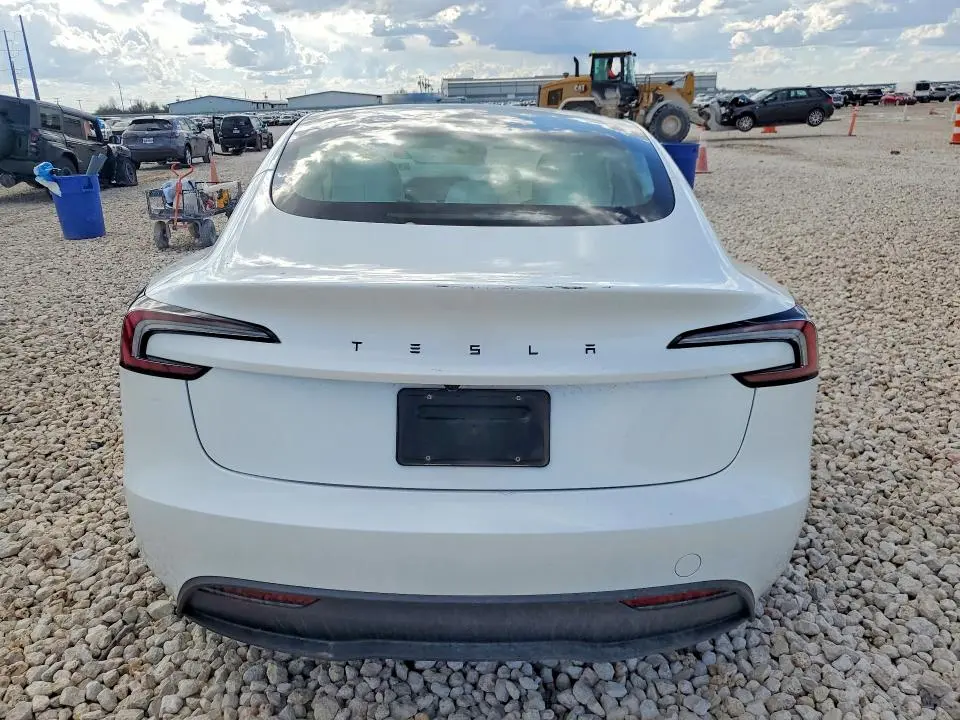 2026 TESLA MODEL 3   