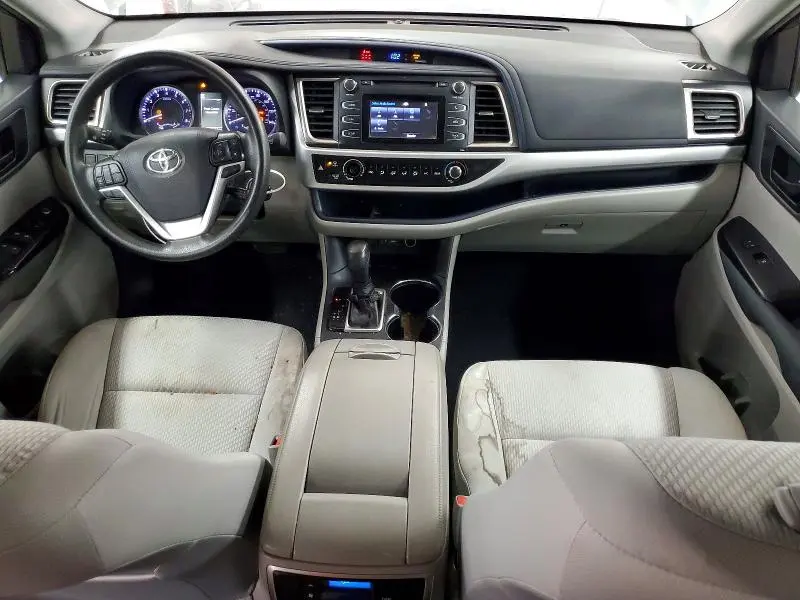 2019 TOYOTA HIGHLANDER LE  