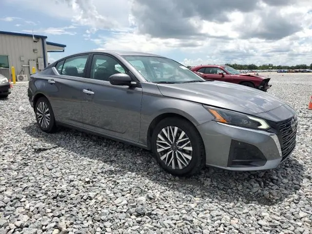2024 NISSAN ALTIMA SV  