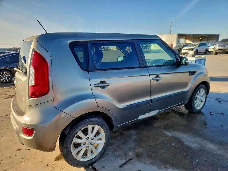 2013 KIA SOUL +  