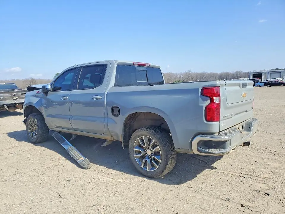 2024 CHEVROLET SILVERADO K1500 LT  