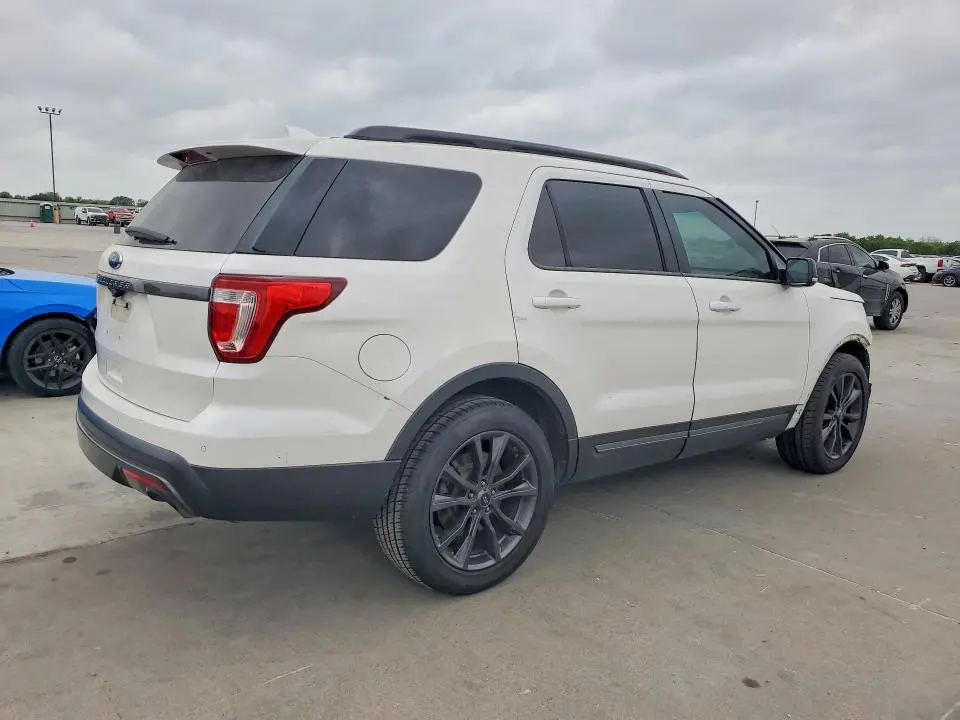 2017 FORD EXPLORER XLT  