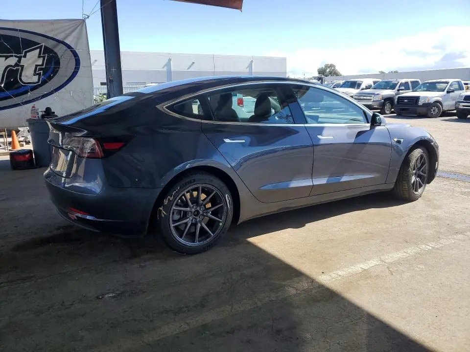 2018 TESLA MODEL 3   
