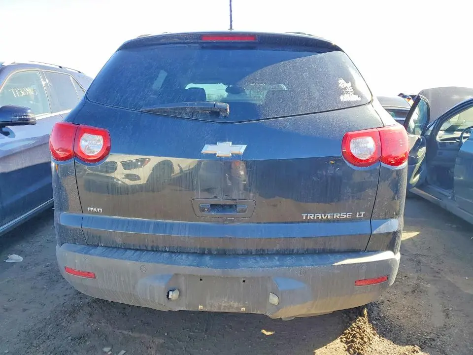 2010 CHEVROLET TRAVERSE LT  