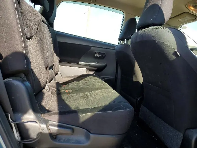 2016 TOYOTA PRIUS V THREE  