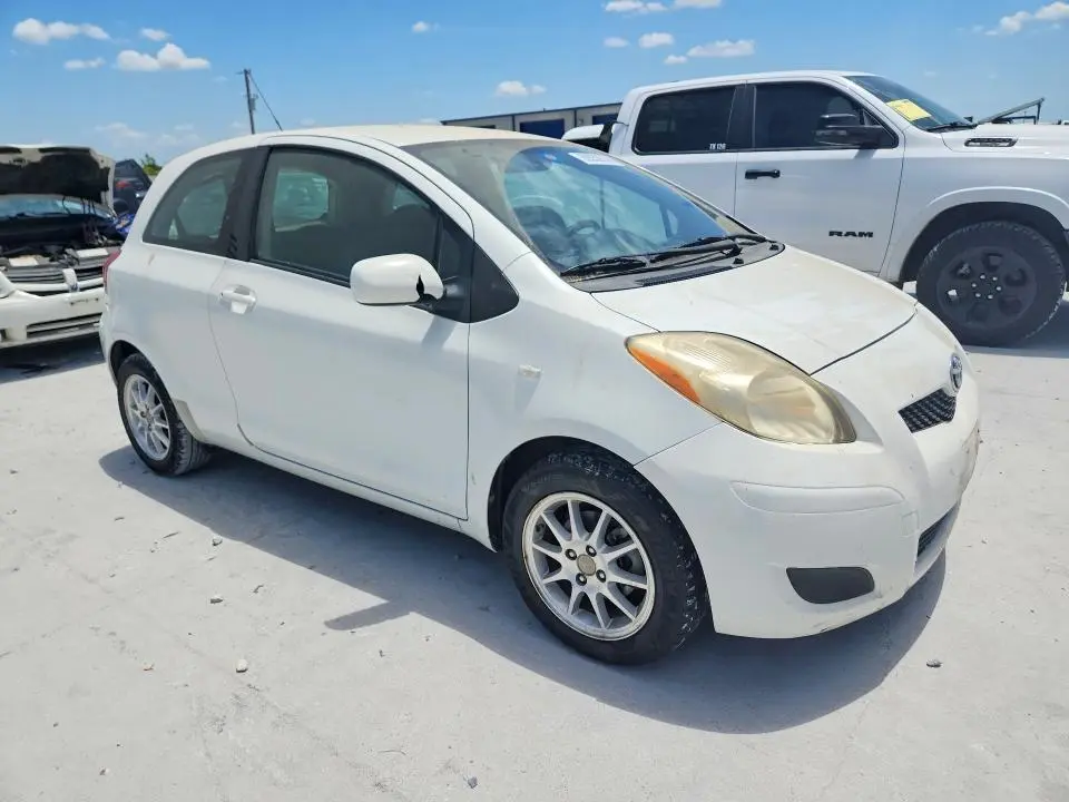 2010 TOYOTA YARIS BASE  