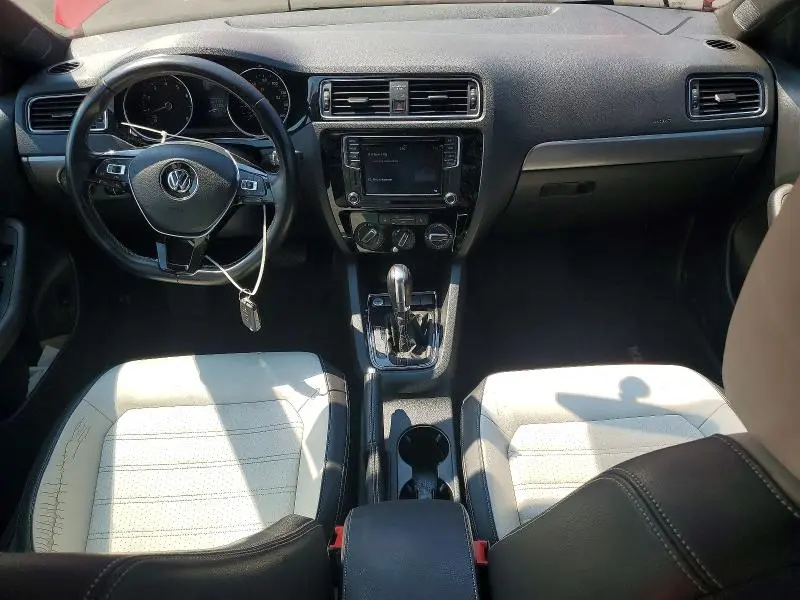 2016 VOLKSWAGEN JETTA SPORT  