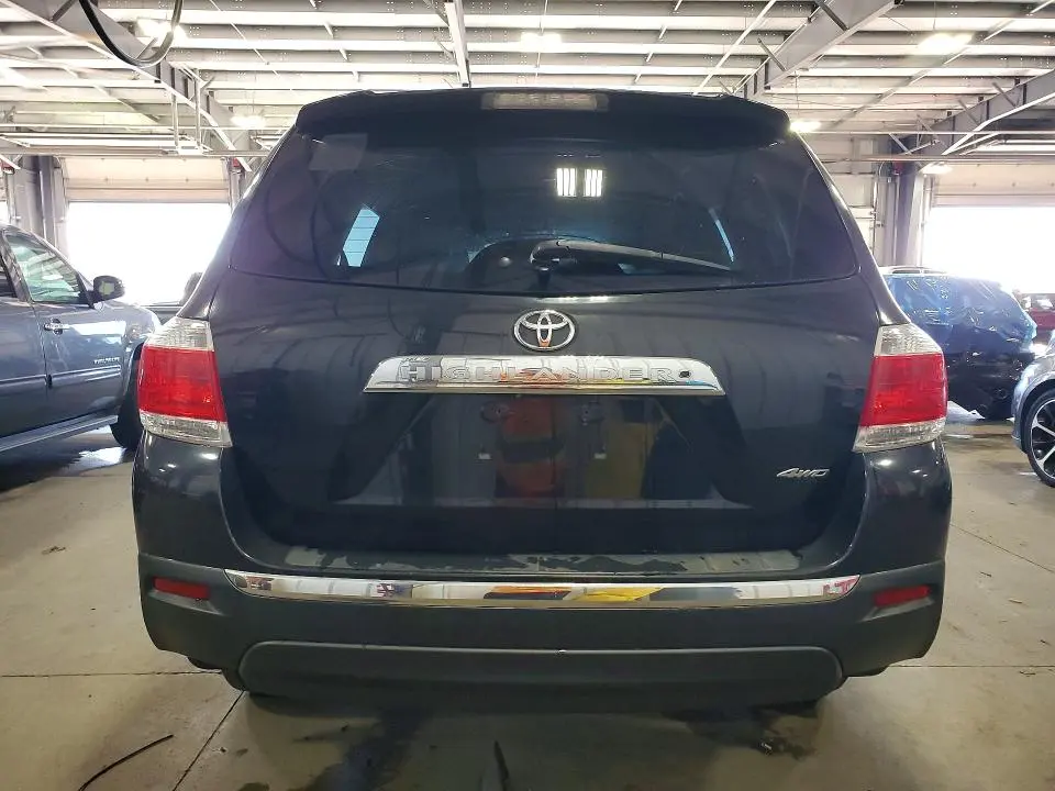 2013 TOYOTA HIGHLANDER PLUS  