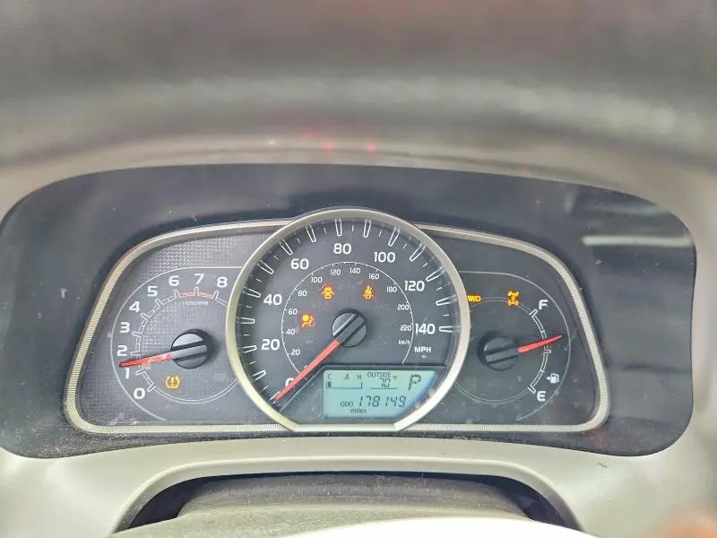 2013 TOYOTA RAV4 XLE  