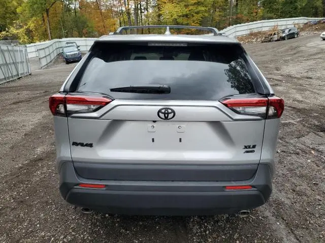 2025 TOYOTA RAV4 XLE  